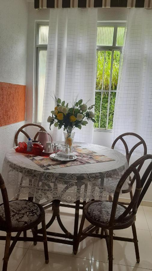 Bem Localizado Apartamento 2 Quartos Orla Rio Vermelho Ha 20 Min Da Barra-Ondina Internet Arcondicionado Salvador Ngoại thất bức ảnh
